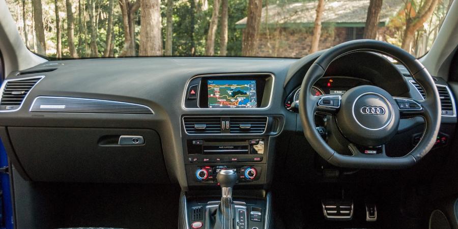 Торпедо Audi SQ5 TDI Plus (8R) 2016 года  (AU) (фото 5 из 18)